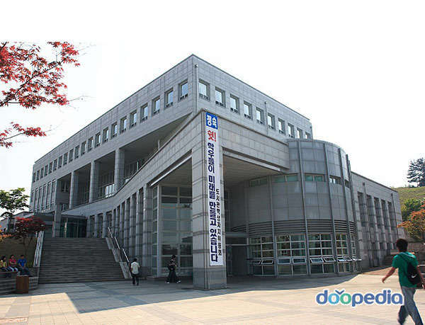 <b>群山大学</b>